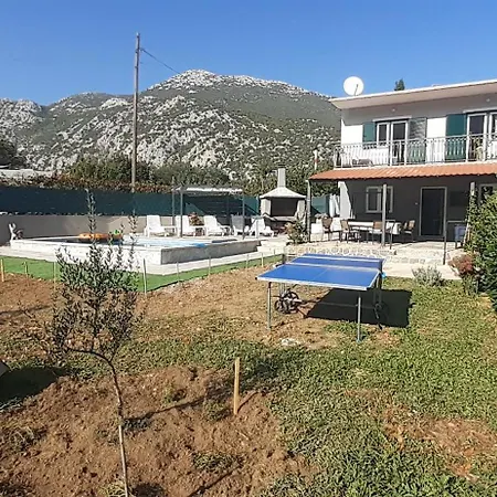Natura,omis Villa Omis